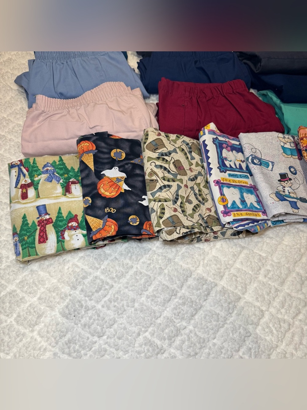 Huge 30 Piece Scrub Bundle / Lot - Picture 3 of 5